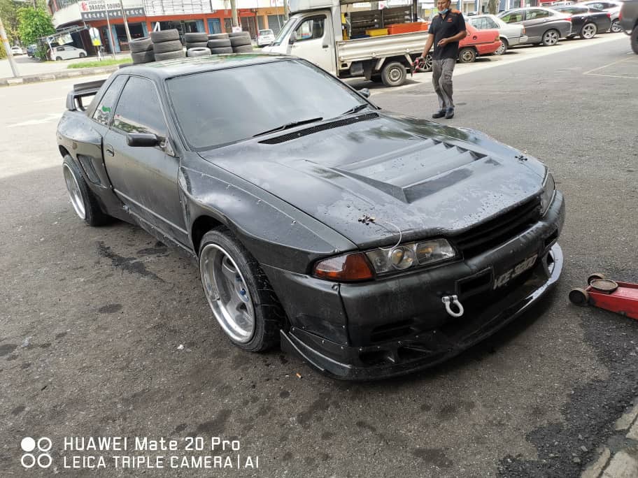 Skyline R32