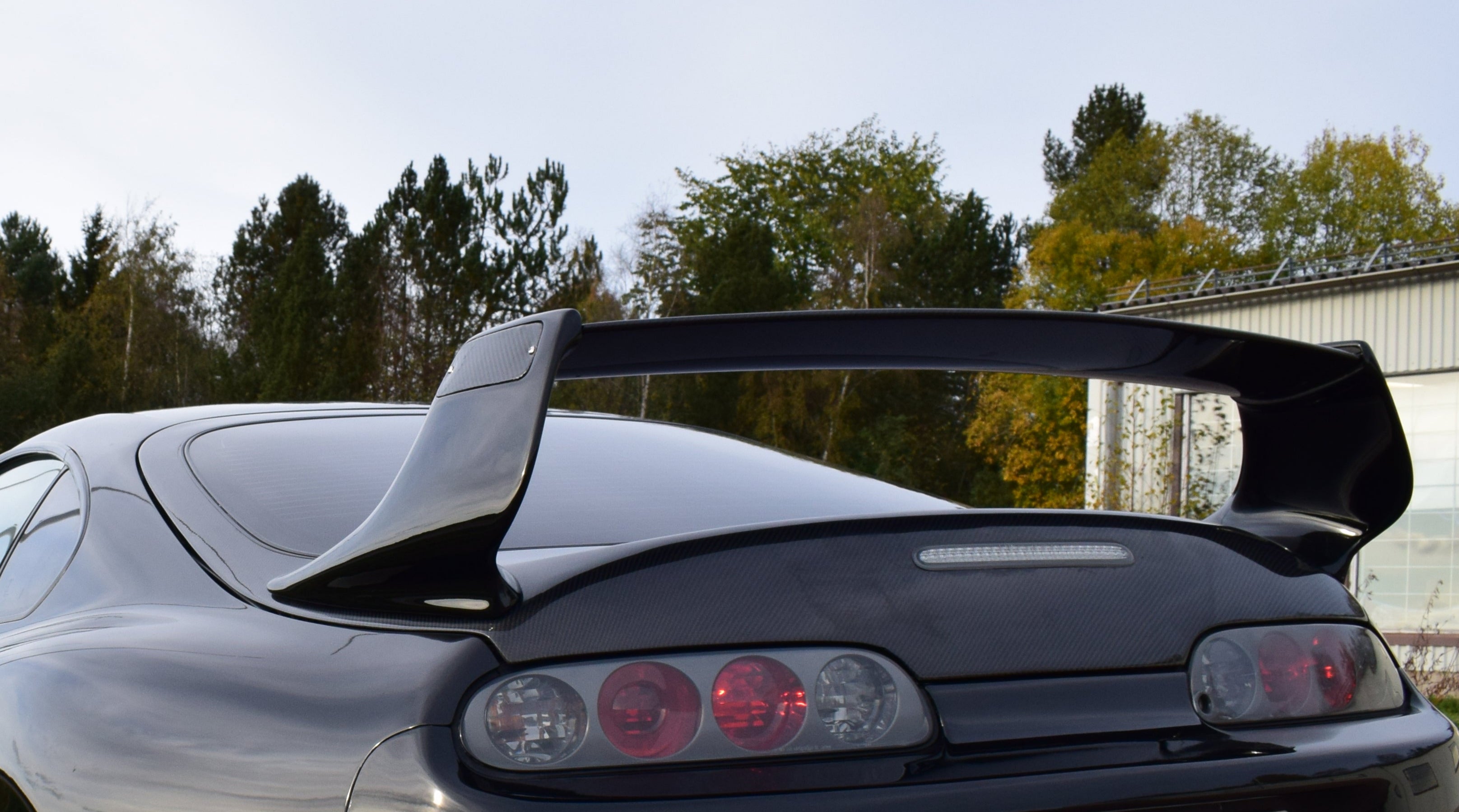 Supra Mkiv Kolfiber baklucka