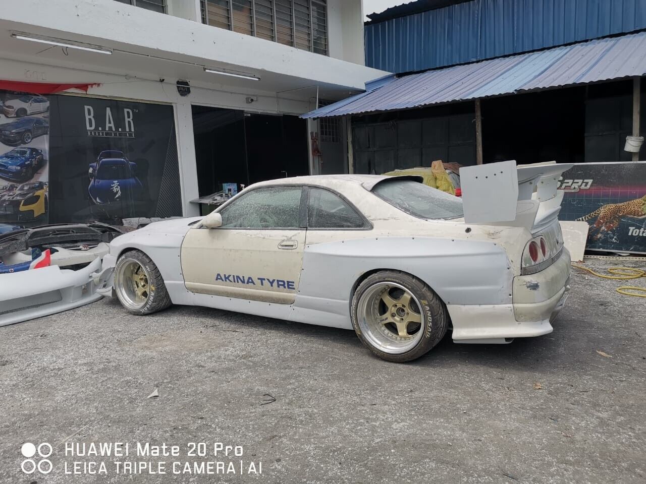 R33 B.A.R-Style Widebodykit